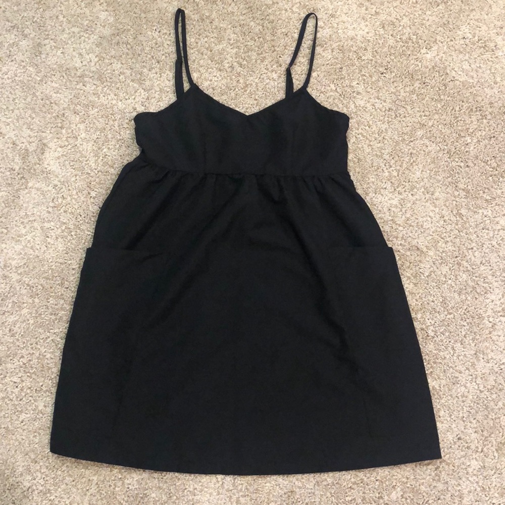 Isabella Black Dress w/Pockets